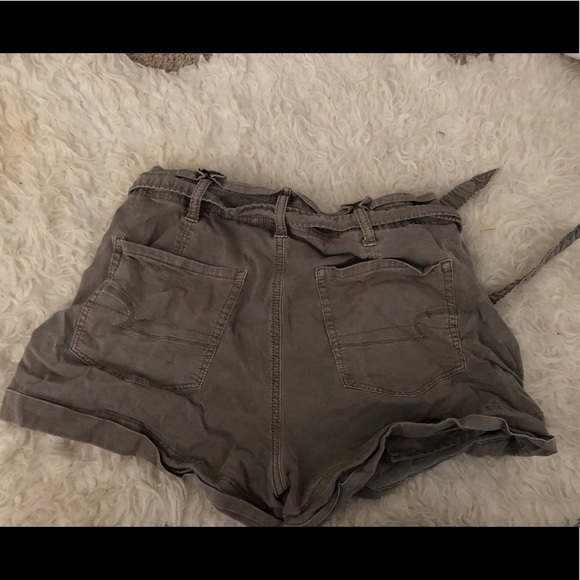 American Eagle Paper Bag Waist shorts - Picture 2 of 2